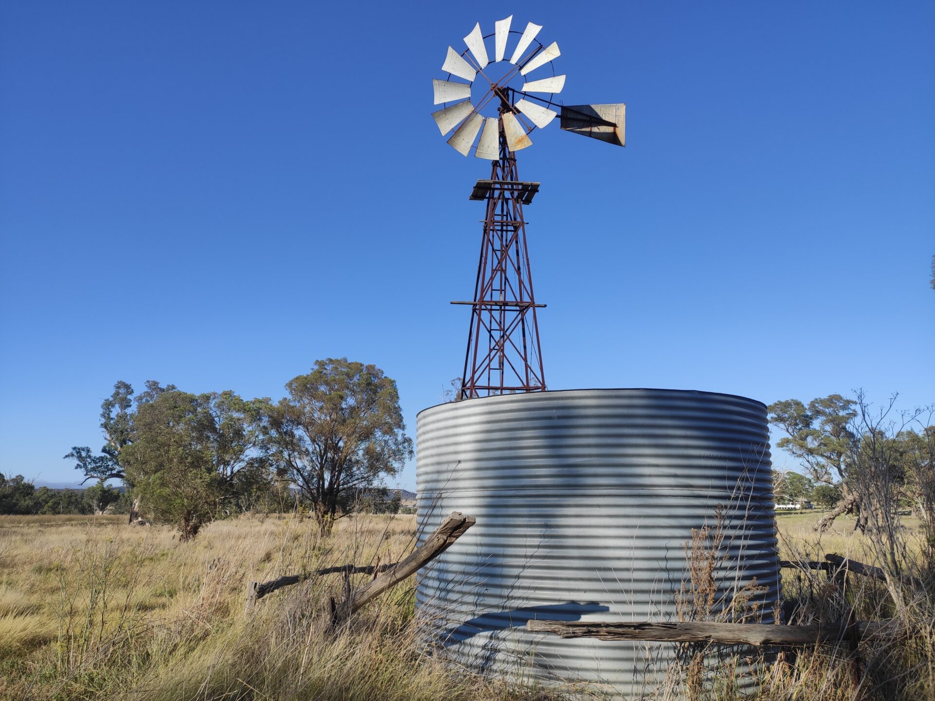 Stock reserve tank and windmill