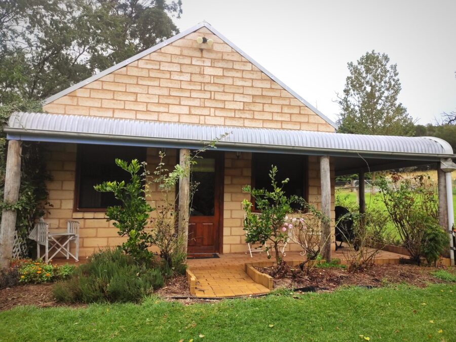 Gundooee Cottage